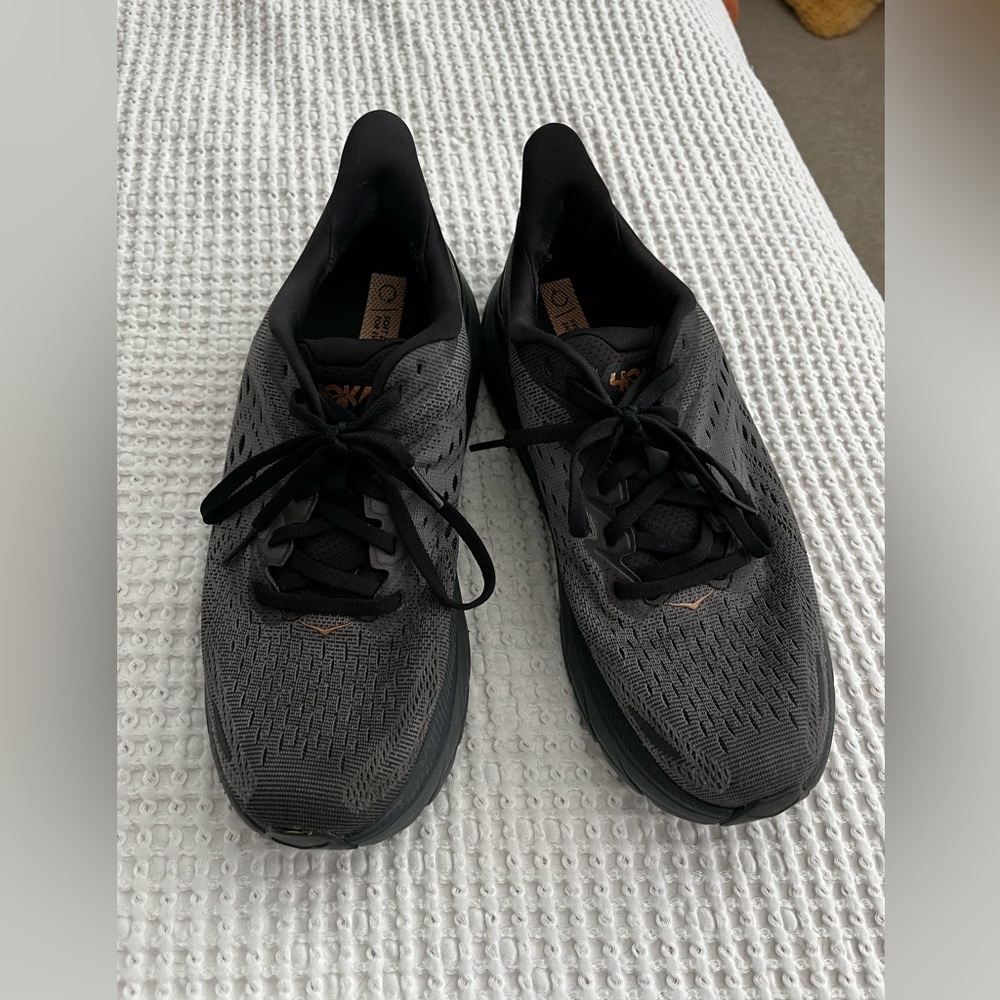 🌴 Hoka Black Athletic Running Shoes
